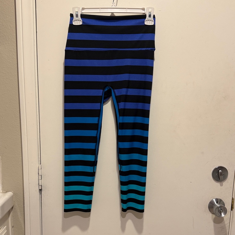 K-DEER capri Leggings with Blue, green and Black Stripes size M